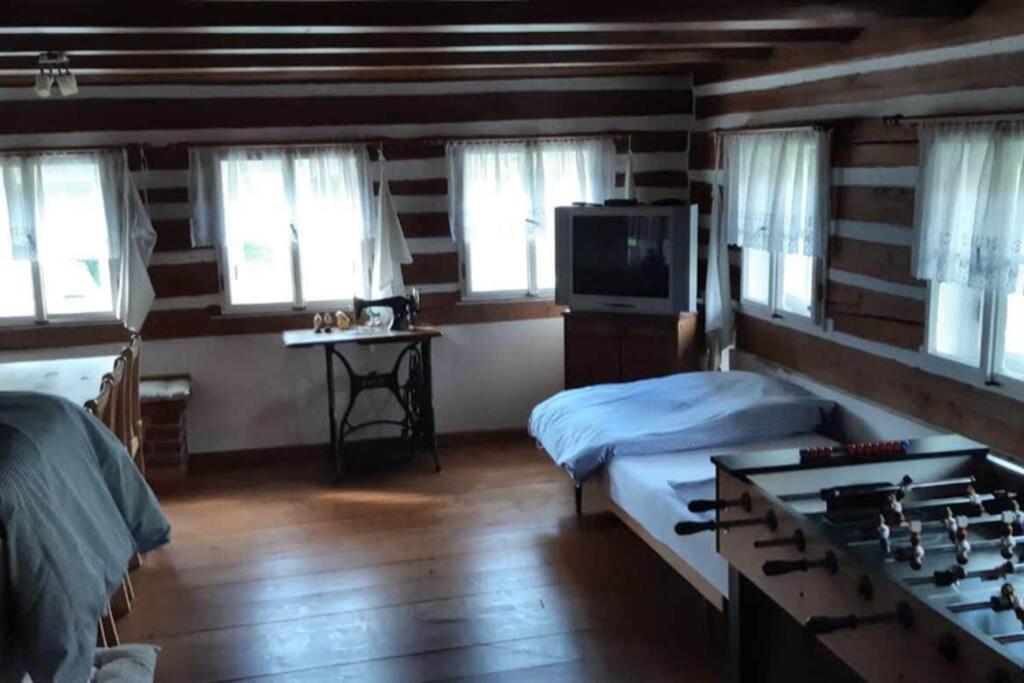 Chaloupka s rodinnou tradicí Mezimesti Exterior foto