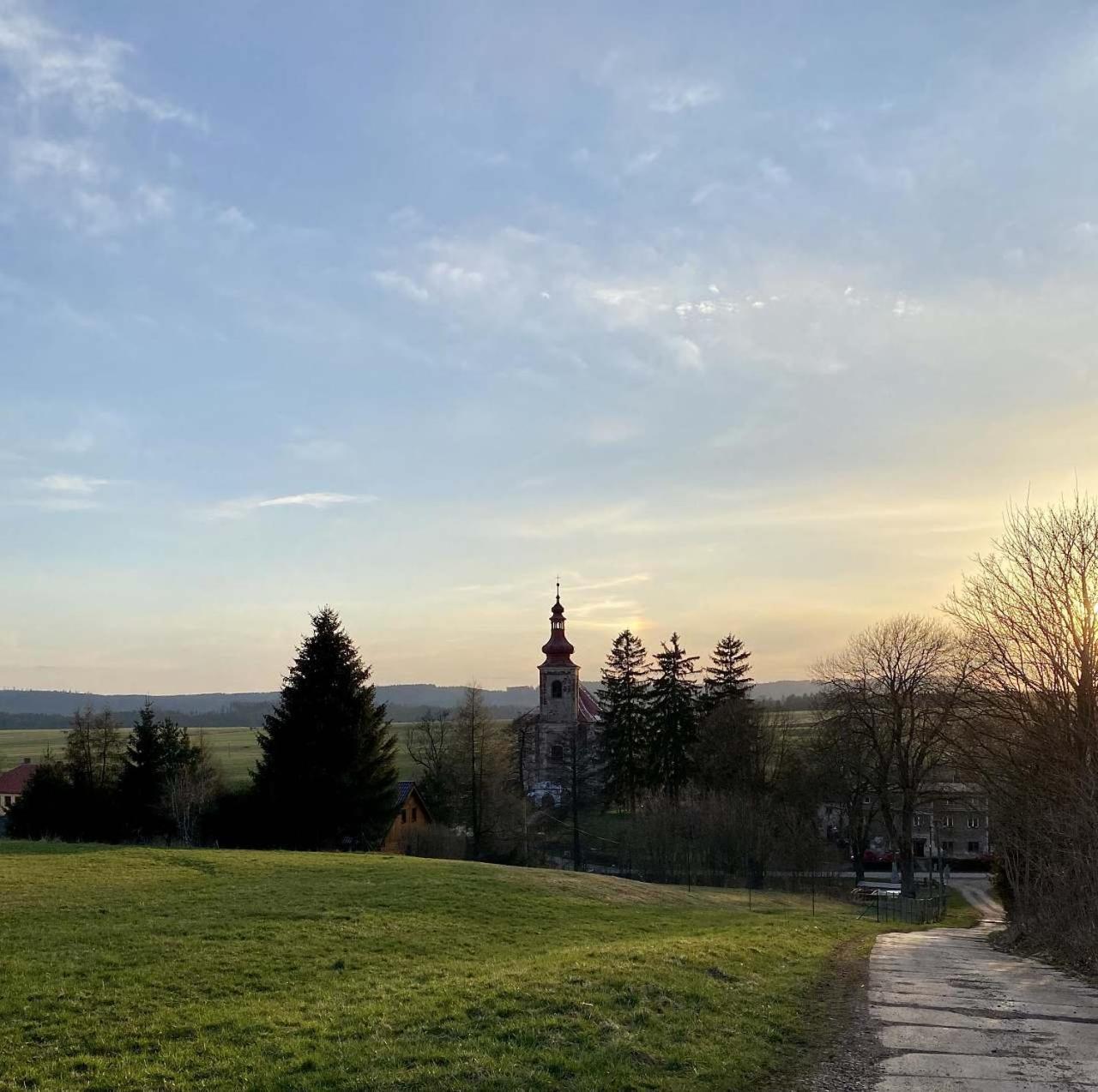 Chaloupka s rodinnou tradicí Mezimesti Exterior foto