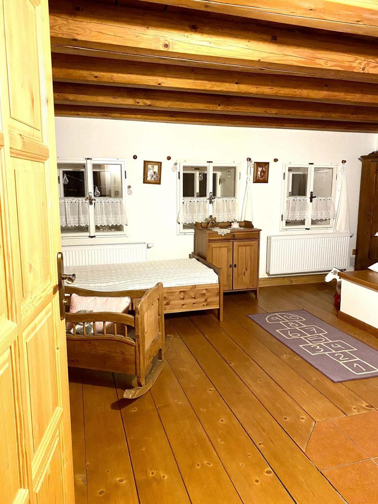 Chaloupka s rodinnou tradicí Mezimesti Exterior foto