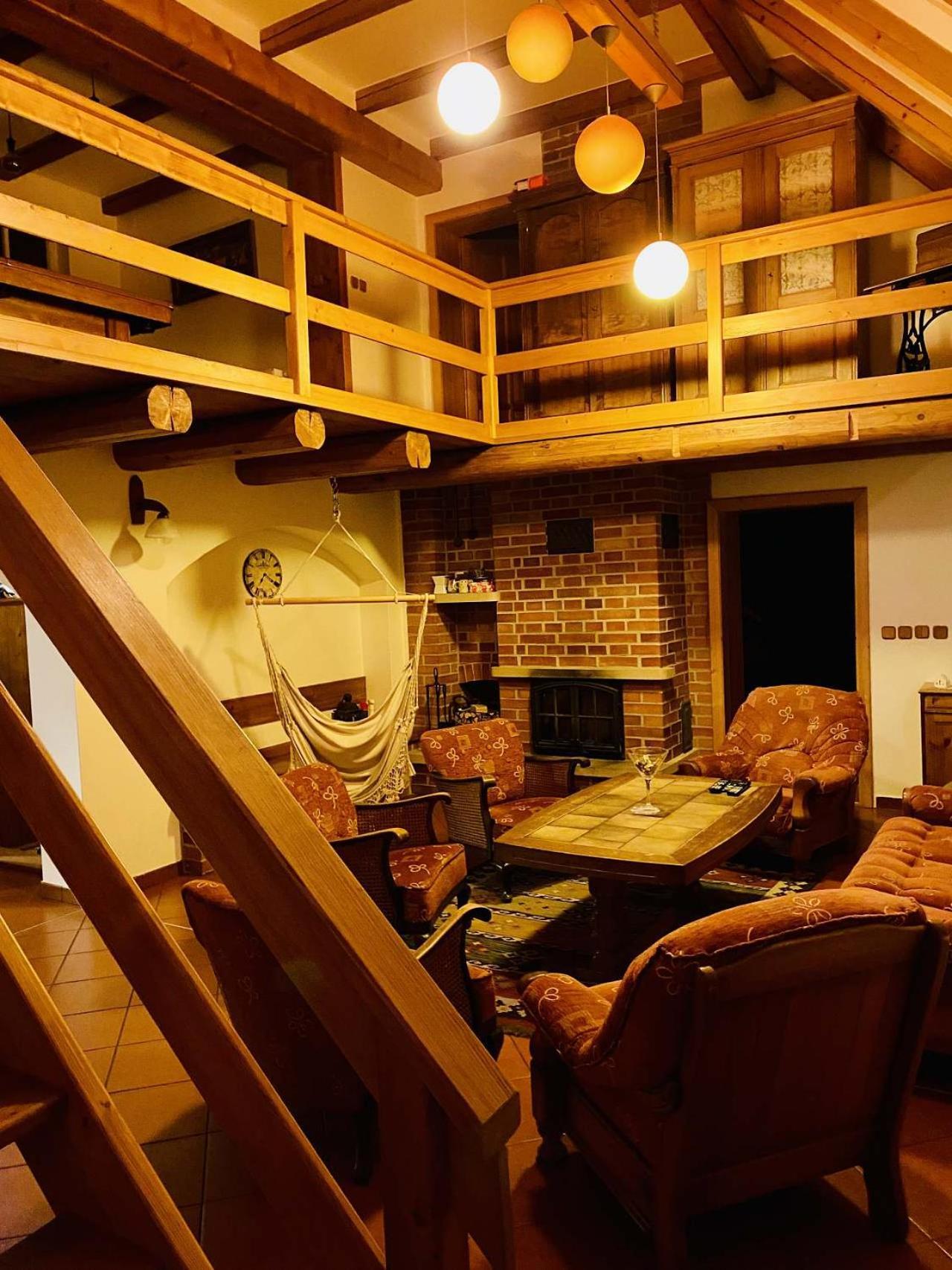 Chaloupka s rodinnou tradicí Mezimesti Exterior foto