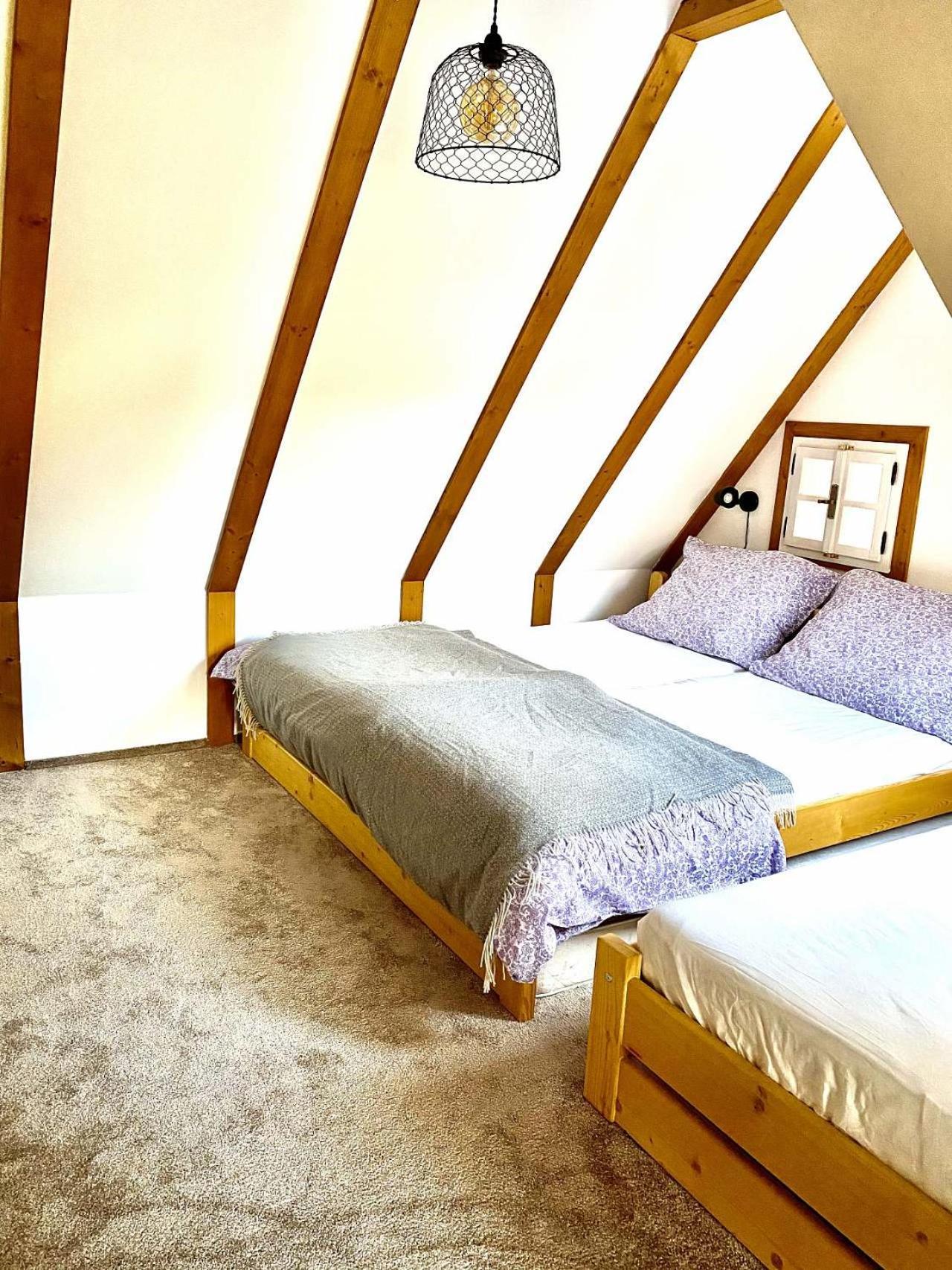 Chaloupka s rodinnou tradicí Mezimesti Exterior foto